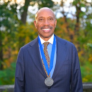 Leigh Knight Jr. ’72 CLAS Leigh Knight Jr. ’72 CLAS