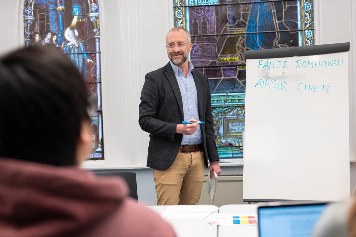 image of Jonathan O'Neill teaching a class